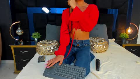 Kata Millants online show from 02.21.25