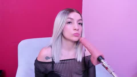 Snapshot of kate_bunny_ chatting on 09.28.25 Kate online show from 09.28.25