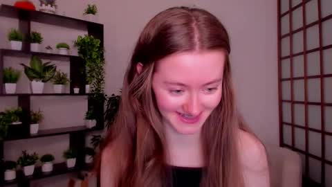 Snapshot of kate_cuddle chatting on 10.09.25 Kate online show from 10.09.25