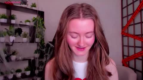 Snapshot of kate_cuddle chatting on 10.28.25 Kate online show from 10.28.25