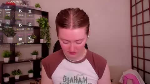 Snapshot of kate_cuddle chatting on 06.18.26 Kate online show from 06.18.26