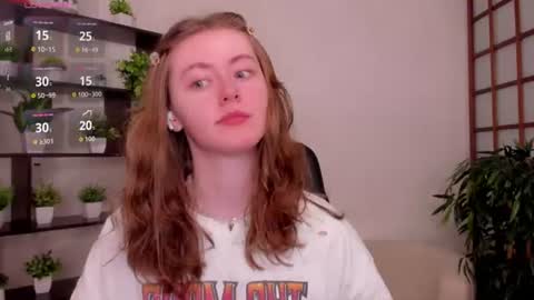 Snapshot of kate_cuddle chatting on 07.22.26 Kate online show from 07.22.26