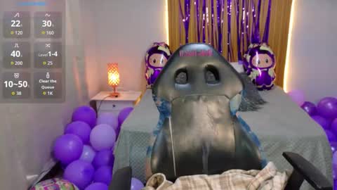 Snapshot of kate_lawrence_ chatting on 11.11.25 kate_lawrence_ online show from 11.11.25