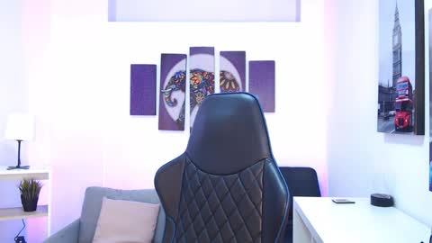 Kate  online show from 11.04.25