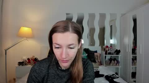kate_redgar online show from 12.11.24