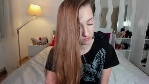 kate_redgar online show from 02.15.25