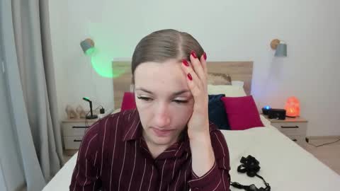 kate_redgar online show from 10.09.25