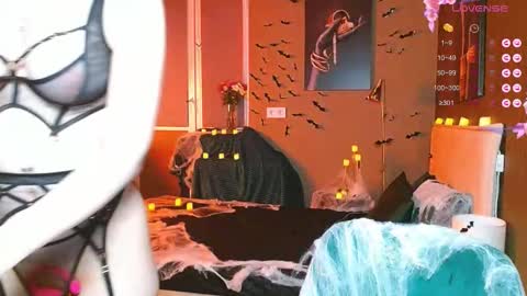 Snapshot of kate_space chatting on 10.30.25 Therapist online show from 10.30.25