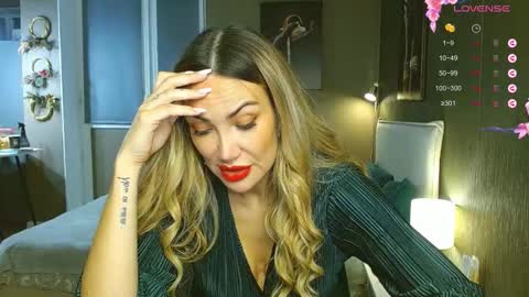 Snapshot of kate_space chatting on 11.12.25 Therapist online show from 11.12.25