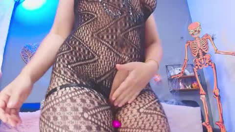 Snapshot of kateadamss1 chatting on 10.11.25 KateAdams online show from 10.11.25