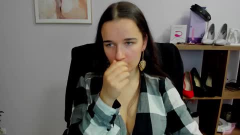 Snapshot of katedesire chatting on 10.11.25 Kate online show from 10.11.25