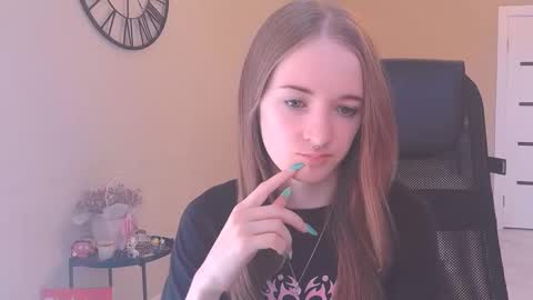 katekayer online show from 09.18.25