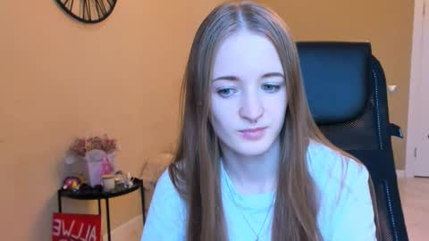 katekayer online show from 10.18.25