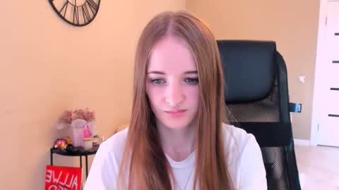 katekayer online show from 10.19.25