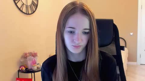 katekayer online show from 10.20.25