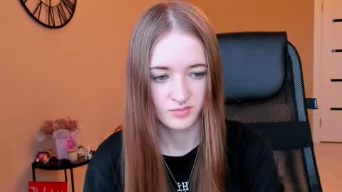 katekayer online show from 10.22.25