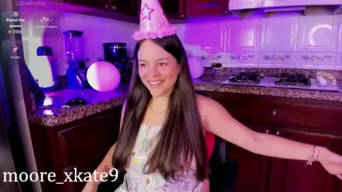 Snapshot of katemoorex chatting on 11.04.25 KateMoorex online show from 11.04.25