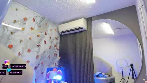 Snapshot of katemoss70 chatting on 11.05.25 Im Katherine but call me Kate online show from 11.05.25