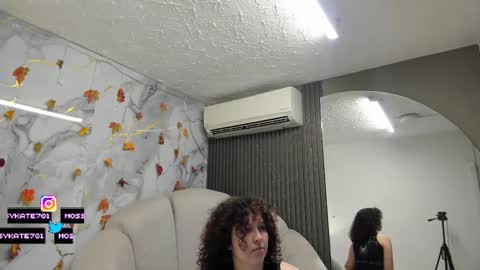 Snapshot of katemoss70 chatting on 11.08.25 Im Katherine but call me Kate online show from 11.08.25