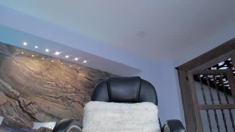 Snapshot of kateowens chatting on 02.01.25 Kate Owens online show from 02.01.25