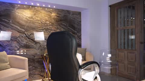 Snapshot of kateowens chatting on 02.02.25 Kate Owens online show from 02.02.25