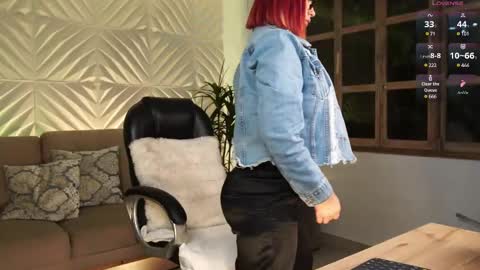 Snapshot of kateowens chatting on 02.09.25 Kate Owens online show from 02.09.25