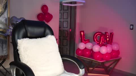 Snapshot of kateowens chatting on 02.14.25 Kate Owens online show from 02.14.25