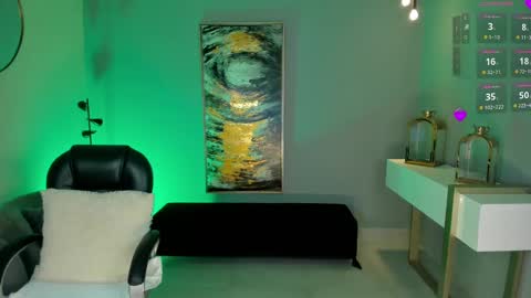 Snapshot of kateowens chatting on 03.03.25 Kate Owens online show from 03.03.25