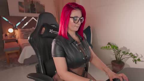 Snapshot of kateowens chatting on 10.25.25 Kate Owens online show from 10.25.25