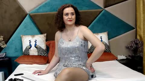KateQueenston --  online show from 05.22.26
