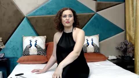 KateQueenston --  online show from 06.08.26