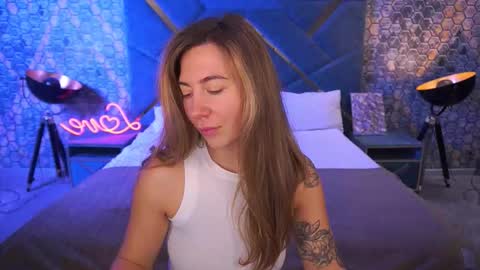 Snapshot of kateshanny chatting on 11.06.25 Kate online show from 11.06.25