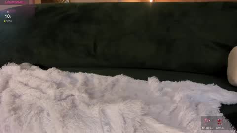 Snapshot of katesunder chatting on 02.09.25 K A T E online show from 02.09.25