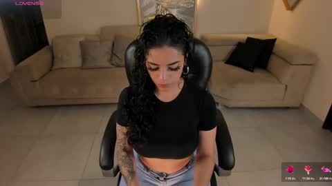 Snapshot of katesunder chatting on 02.20.25 K A T E online show from 02.20.25