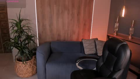 Snapshot of katesunder chatting on 03.03.25 K A T E online show from 03.03.25