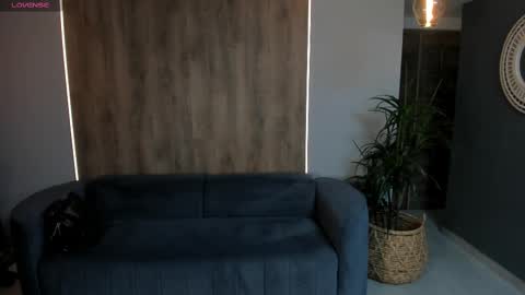 Snapshot of katesunder chatting on 03.08.25 K A T E online show from 03.08.25