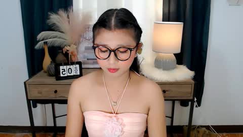 Snapshot of katetemptress69 chatting on 11.05.25 KATE online show from 11.05.25