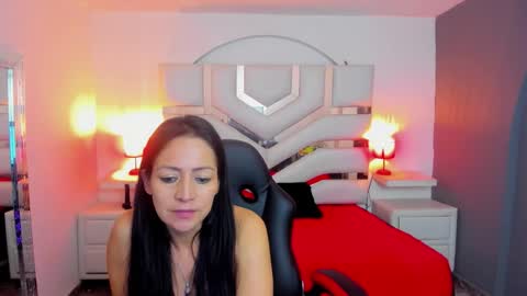 kate Tompson online show from 01.13.26