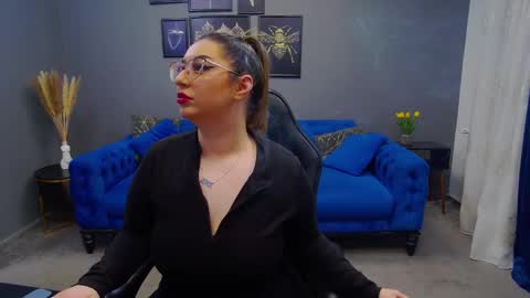 Snapshot of katewalker_ chatting on 01.16.25 Kate online show from 01.16.25