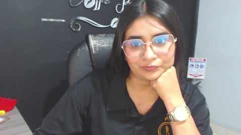Call me Lau  online show from 07.20.26