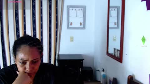 Snapshot of katherincastillo chatting on 10.12.25 katherin online show from 10.12.25