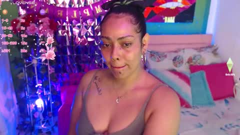 Snapshot of katherincastillo chatting on 11.10.25 katherin online show from 11.10.25