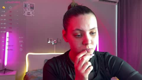 Snapshot of katherine__ross chatting on 05.05.26 katherine__ross online show from 05.05.26