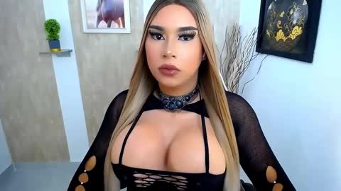 Snapshot of katherine_bigcock24 chatting on 09.24.25 KATHERINE online show from 09.24.25