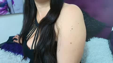 Snapshot of katherine_blair chatting on 06.24.26 katherine_blair online show from 06.24.26