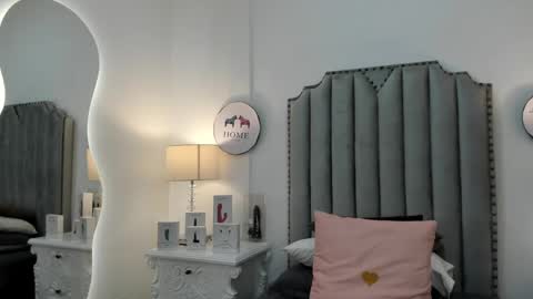 KATHE   online show from 04.15.26