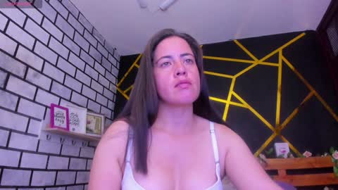 Paola online show from 12.12.24