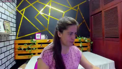 Snapshot of kathina_giraldo chatting on 10.22.25 Paola online show from 10.22.25