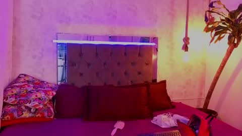 Snapshot of kathira_londres chatting on 07.16.26 Sofia online show from 07.16.26