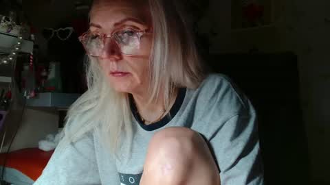 Snapshot of kathleenedwards chatting on 07.14.26 Kathleen online show from 07.14.26